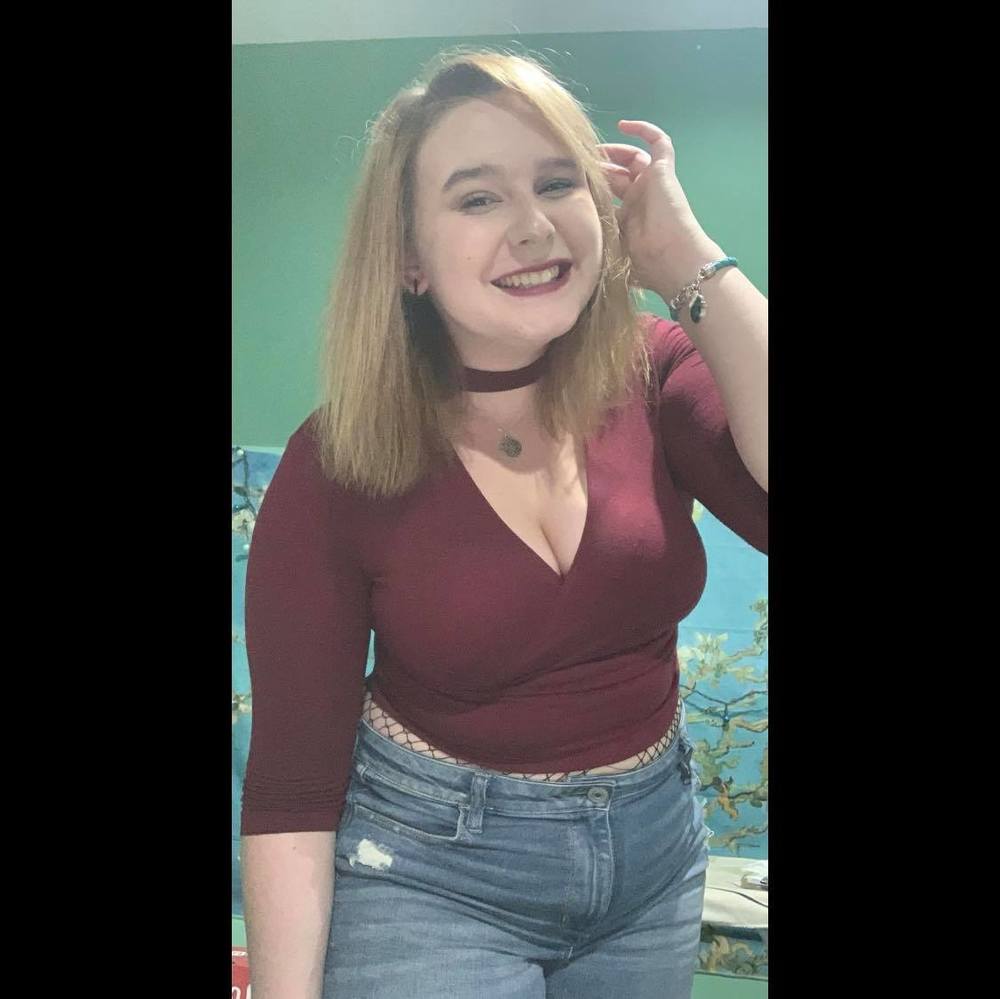 Meet your Posher, Alyssa